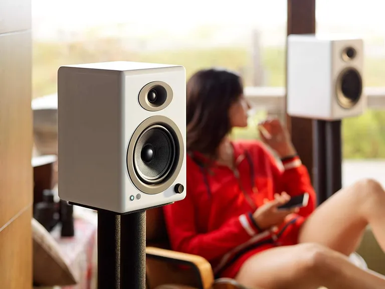 audioengine 5+ Wireless 被 CNET 授予 500 美金内最佳音质电脑音箱奖项